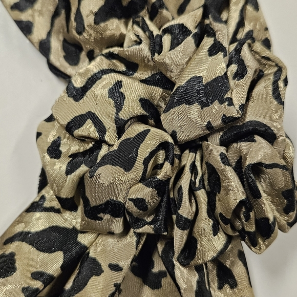 Vintage leopard jaguars tiger print like silk sheer Beige gold tone scraft - Picture 3 of 8